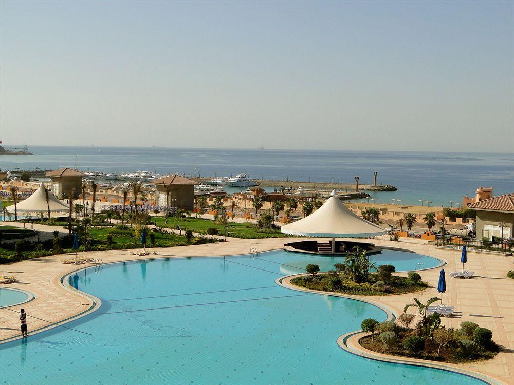 Porto Sokhna Pyramids Apartments Powered By Amer-Group Family Only 艾因苏赫纳 外观 照片