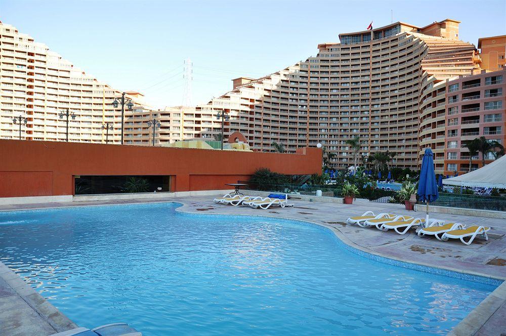 Porto Sokhna Pyramids Apartments Powered By Amer-Group Family Only 艾因苏赫纳 外观 照片