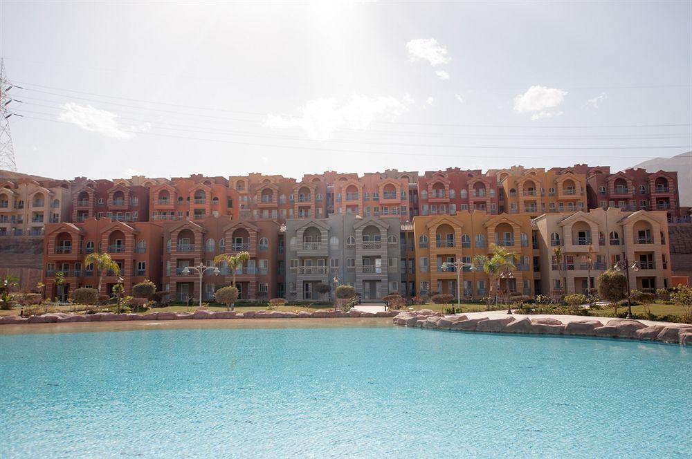 Porto Sokhna Pyramids Apartments Powered By Amer-Group Family Only 艾因苏赫纳 外观 照片