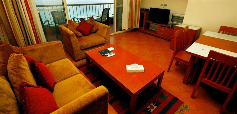 Porto Sokhna Pyramids Apartments Powered By Amer-Group Family Only 艾因苏赫纳 外观 照片