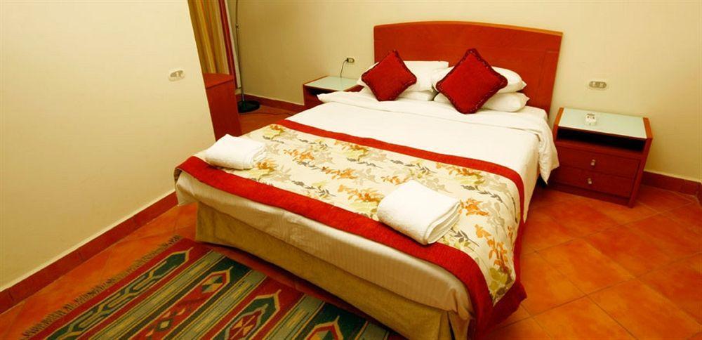 Porto Sokhna Pyramids Apartments Powered By Amer-Group Family Only 艾因苏赫纳 外观 照片