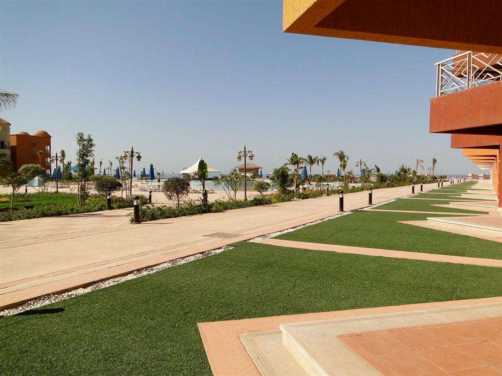 Porto Sokhna Pyramids Apartments Powered By Amer-Group Family Only 艾因苏赫纳 外观 照片