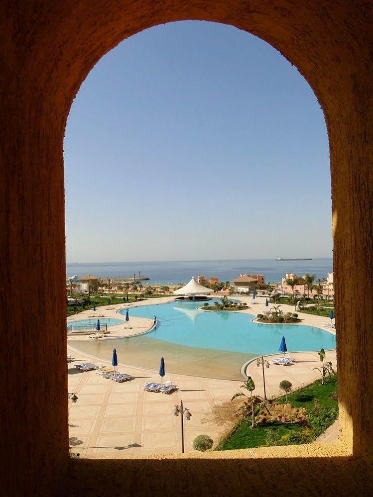 Porto Sokhna Pyramids Apartments Powered By Amer-Group Family Only 艾因苏赫纳 外观 照片