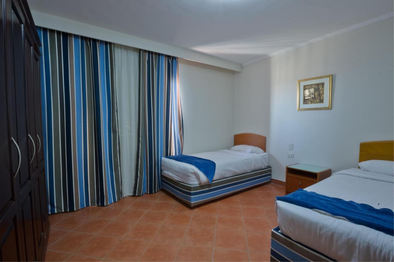 Porto Sokhna Pyramids Apartments Powered By Amer-Group Family Only 艾因苏赫纳 外观 照片